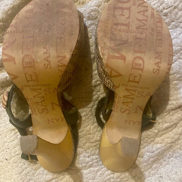 Beautiful Sam Edelman cream and black snakeskin style heeled sandals. - Picture 4 of 5